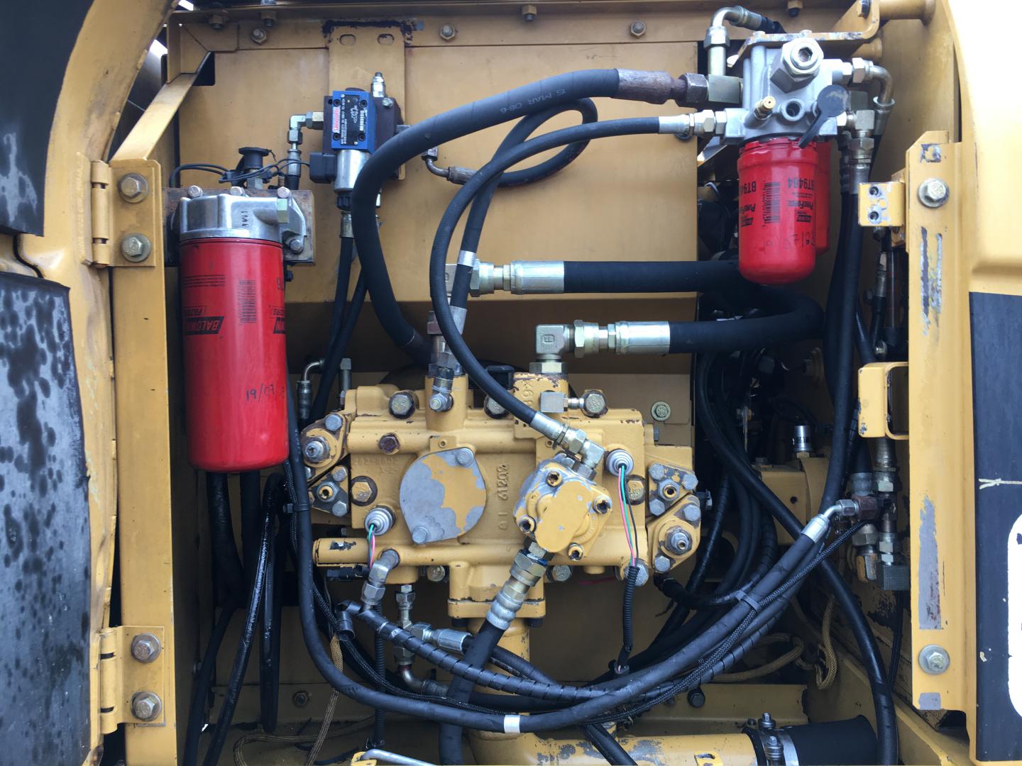 ./imagenes/INVOICE/2019/16736/EXCAVADORA CAT 315C (7).JPG